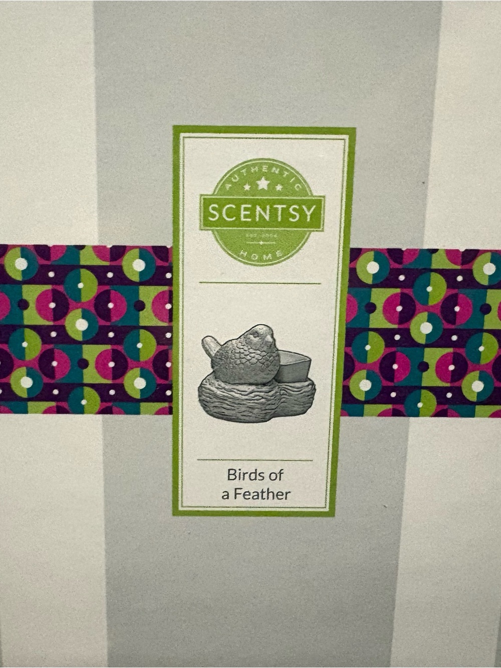 Scentsy Birds of a Feather Wax Warmer — White with Green Accent
